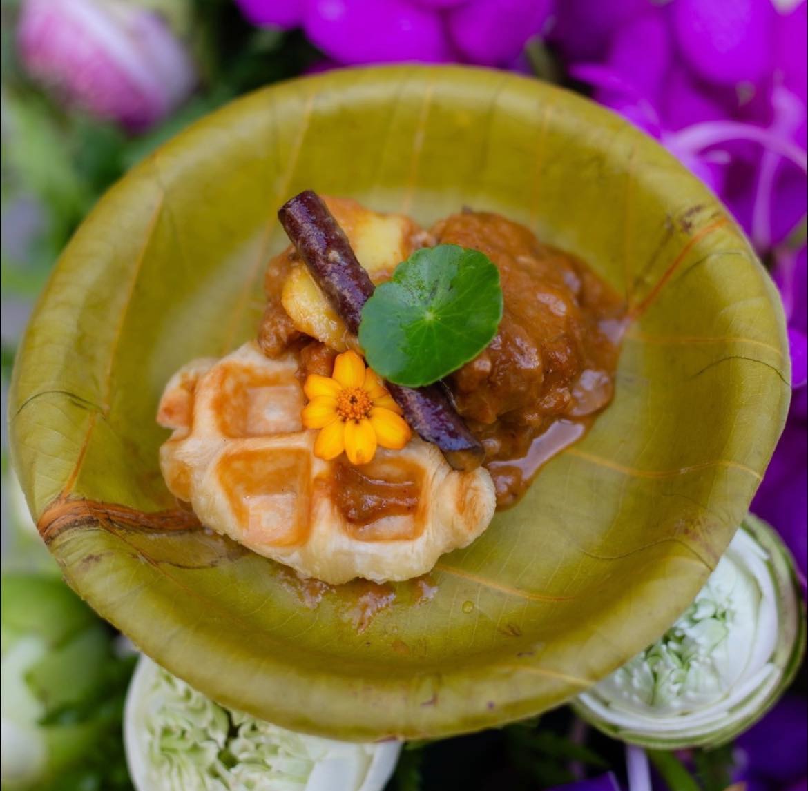 จานใบไม้รักษ์โลก